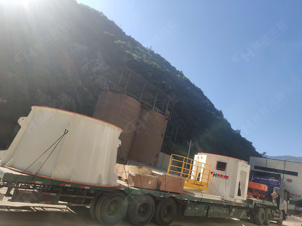 国内某碳酸钙企业迎来三台HLMX1700超细磨粉机立式磨粉机和HC1900大型雷蒙磨安装工程顺利开展喜讯！